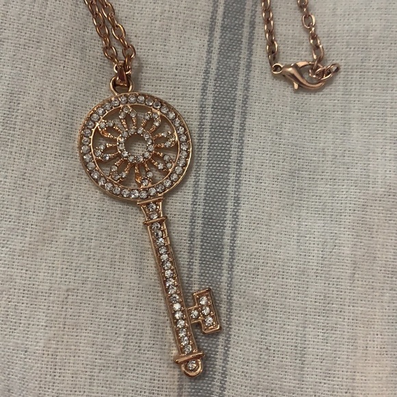 Long Key necklaces - Picture 2 of 2